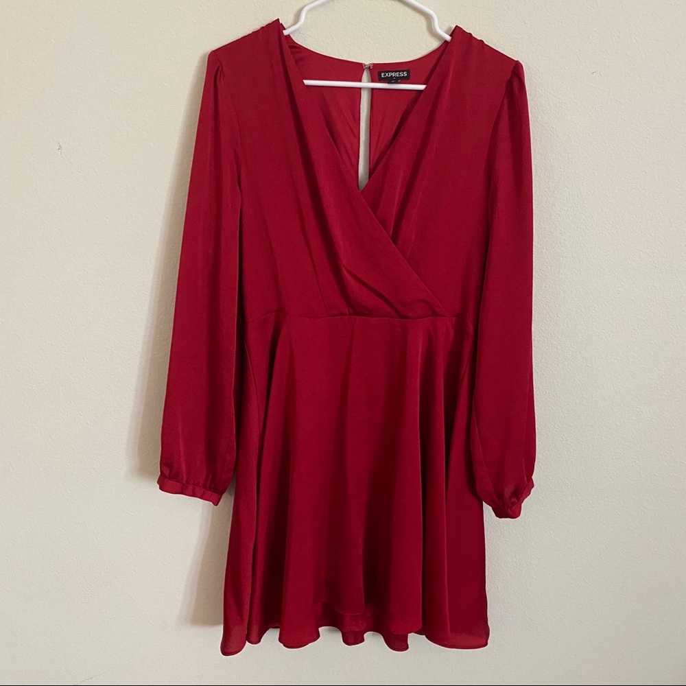 Express Balloon Sleeve V-Neck Dress